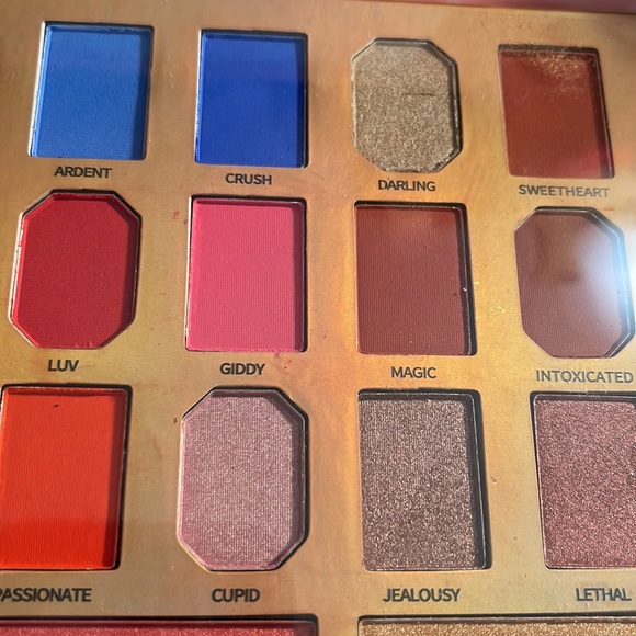 🎈SALE🎈🎀#35.MAKEUP BUNDLE🎀 - Picture 4 of 12